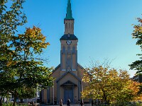 Die Tromsø-Domkirche:  Eine Protestantische Kirche von 1861, die – ungewöhnlich für die Region – hauptsächlich aus Holz errichtet wurde.