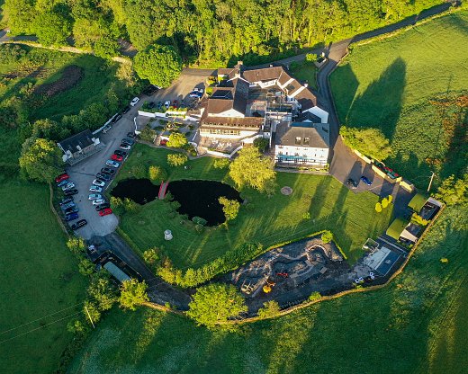 Damson-Dene-11-3 Airview des Hotels