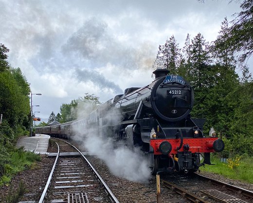 Zug-28-3 Lok in Glenfinnan