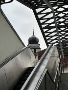Aufgang zum Einkaufszentrum